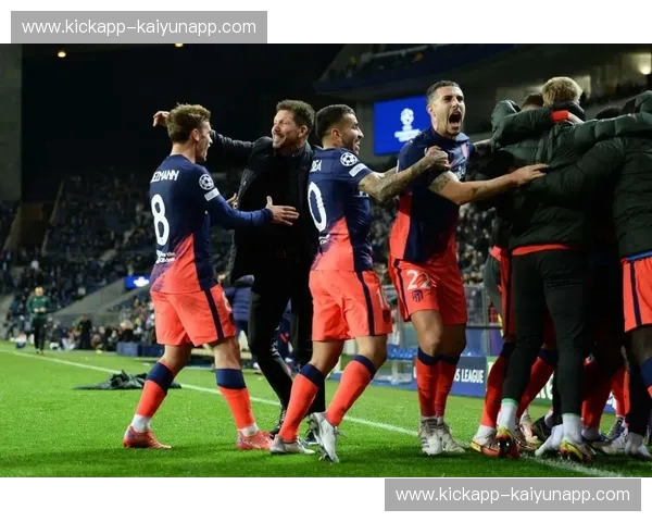 圣西罗的红色赞歌与蓝鹰的逆风飞翔：米兰vs拉齐奥，一场关乎信仰与荣誉的巅峰对决